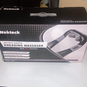 Nekteck Shiatsu Kneading Massager with Heat